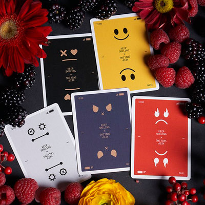 Keep Smiling Playing Cards Set